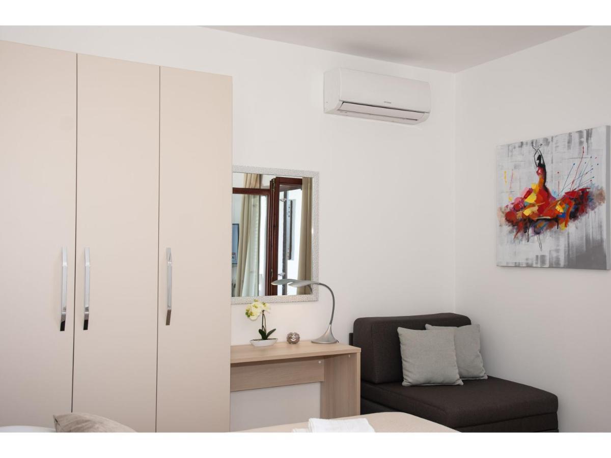 White Diamond Apartment Врси Екстериор снимка