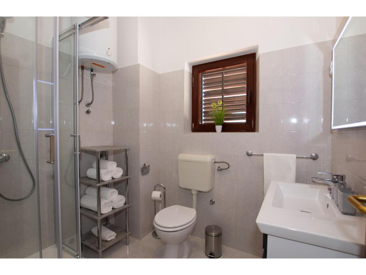 White Diamond Apartment Врси Екстериор снимка