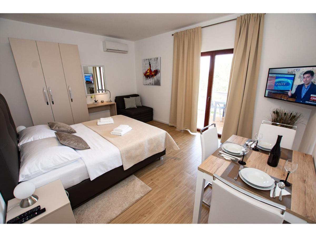 White Diamond Apartment Врси Екстериор снимка